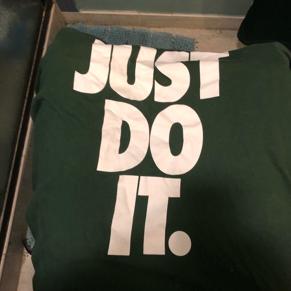 **NEVER WORN** NIKE BASKETBALL JERSEY + NIKE JUST DO IT T SHIRT - Picture 1 of 7